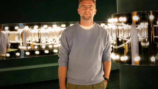Curatorial Reading | Tour mit Samuel Leuenberger
