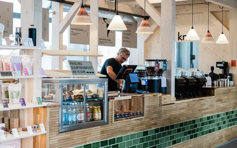 Kaffeemacher am Bahnhof SBB