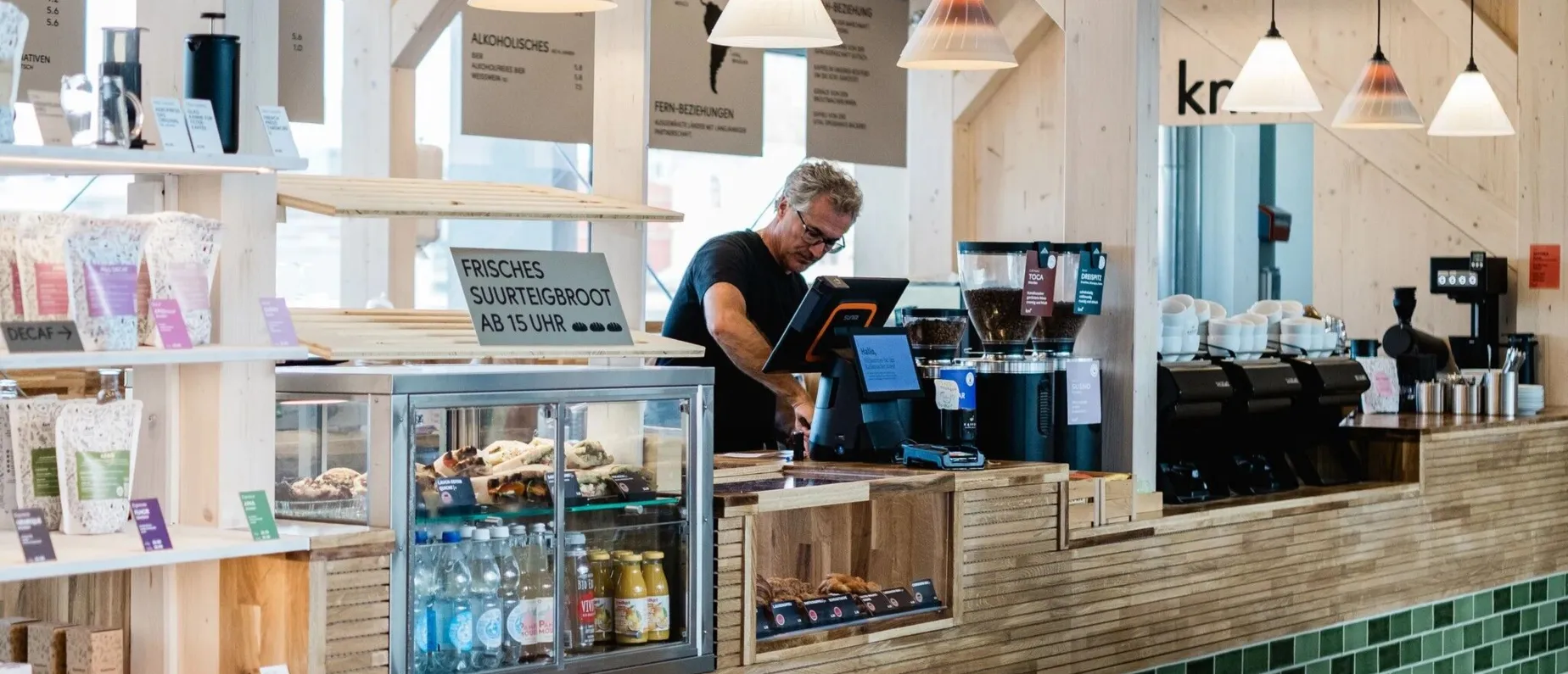 Kaffeemacher am Bahnhof SBB