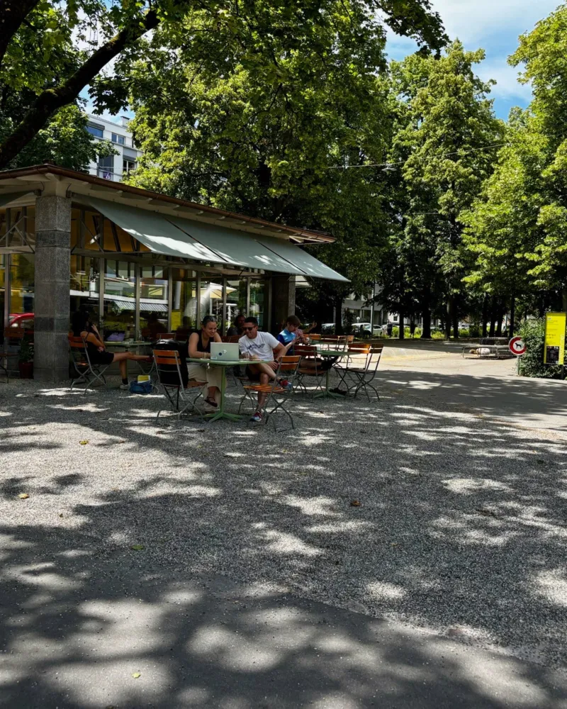 Sommerliches Käffelen beim Winkelriedplatz