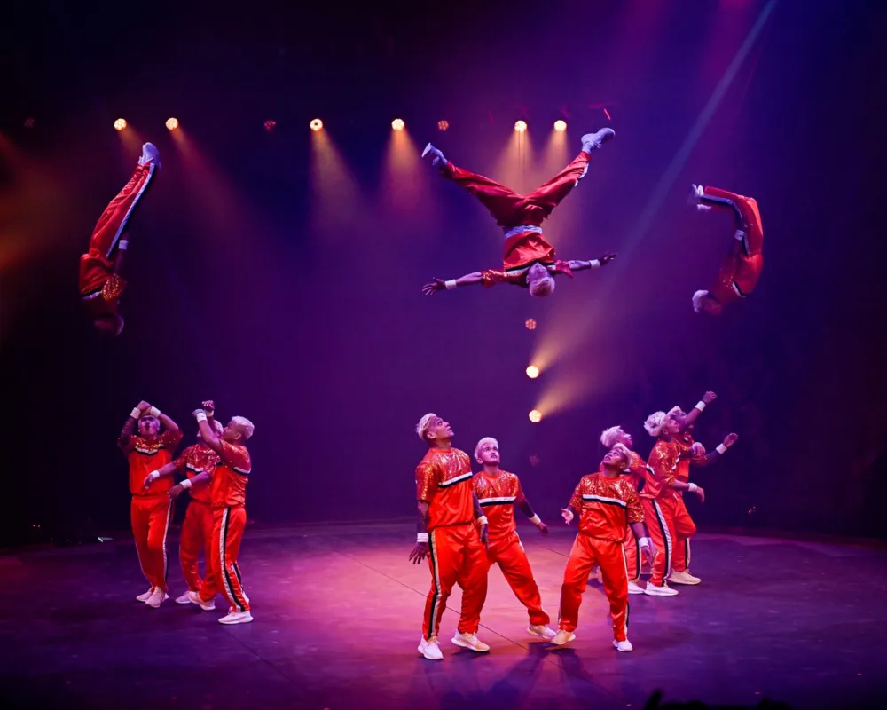 Zirkusakrobatik, Magie – und Mike Müller!