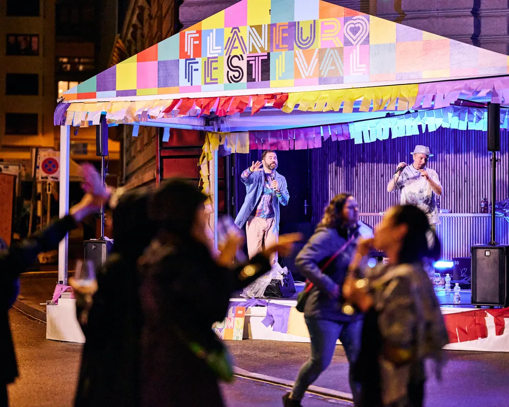 Die Fülle Basels auf 300 Metern – Auch 2024 entzückt das Flâneur Festival in der Elisabethenstrasse tausende Besuchende mit vielen kreativen Angeboten, Workshops, kulinarischer Vielfalt, Musik und endloser Stimmung.