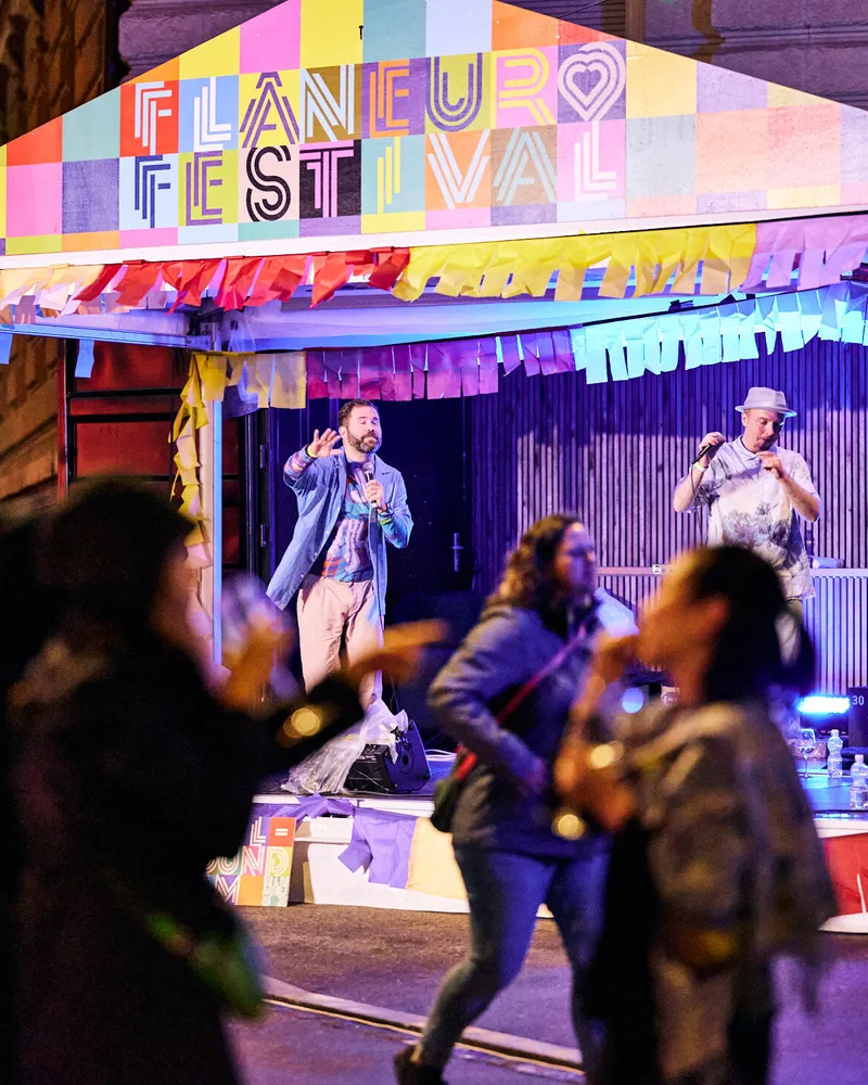 Die Fülle Basels auf 300 Metern – Auch 2024 entzückt das Flâneur Festival in der Elisabethenstrasse tausende Besuchende mit vielen kreativen Angeboten, Workshops, kulinarischer Vielfalt, Musik und endloser Stimmung.