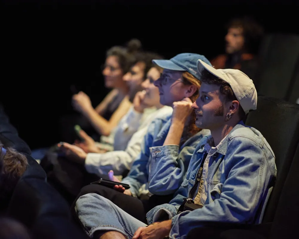 Künstlich intelligent oder echt menschlich?