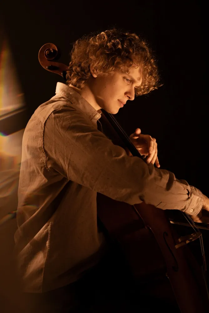 Maksim Barbash, Violoncello