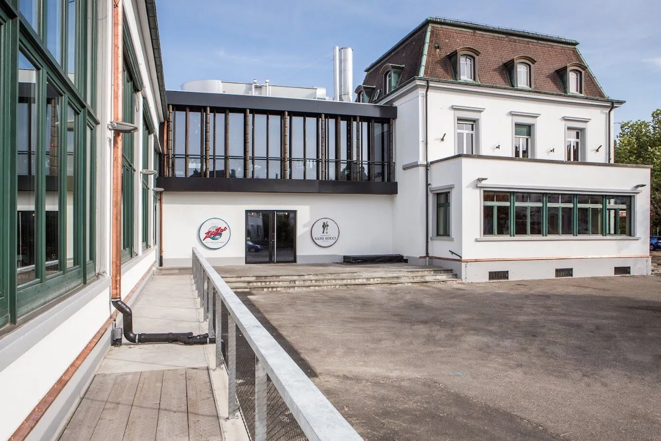 Sans souci Allschwil, Fotos vom neuen Erweiterungsbau. Aussenaufnahmen. Fotos kostas maros, www.kostasmaros.com