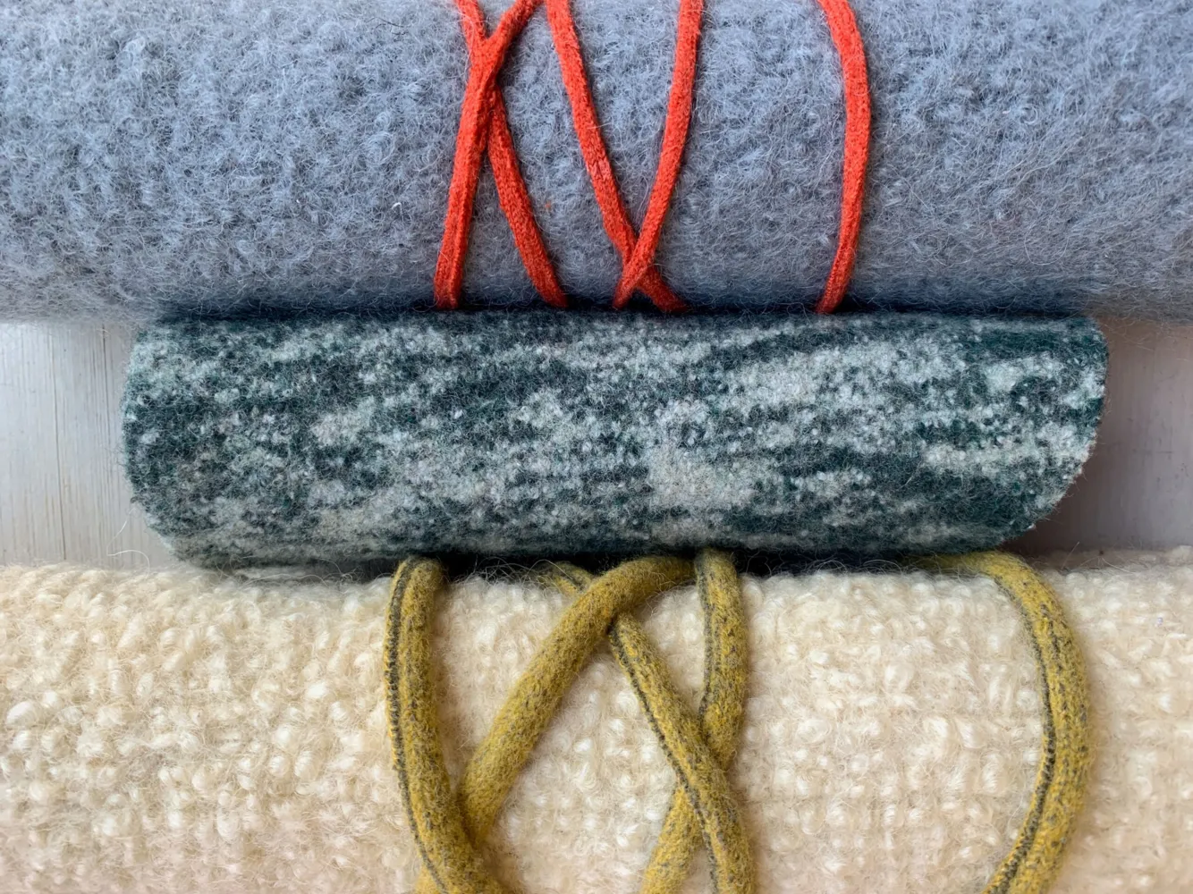 Charlotte Osolin, Textil und Papier