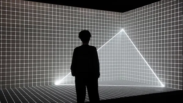 Ein Raum voll mit Licht, Bewegung und Sound