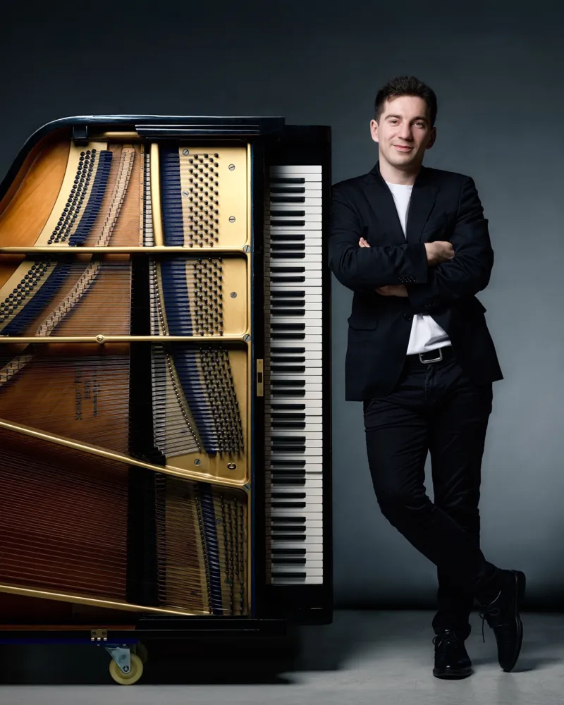 Denis Linnik, Klavier