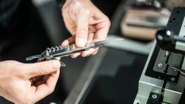 Sackmesser von Victorinox: Zusammenbauen und gravieren lassen
