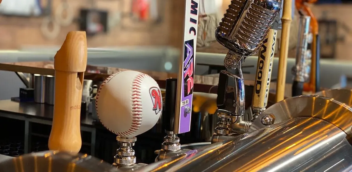 Henry's Live Music & Sport Bar