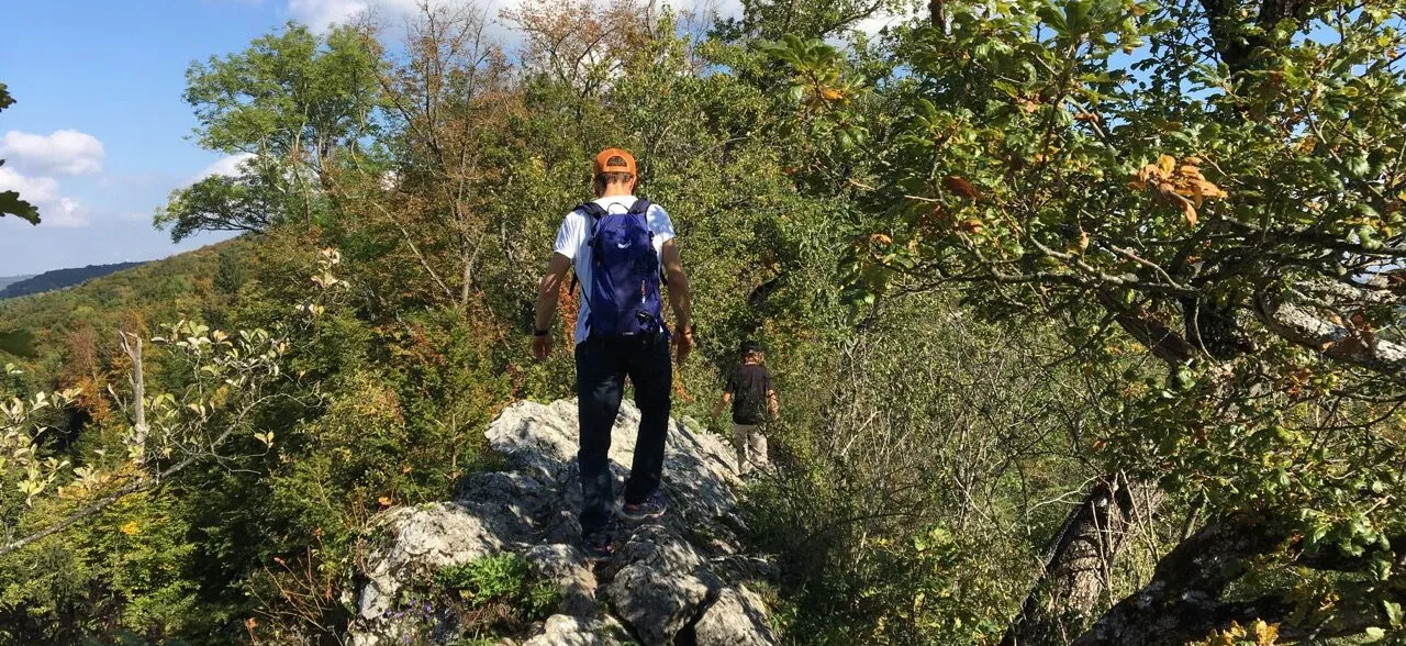 Wanderer auf der Gratwanderung Lägern