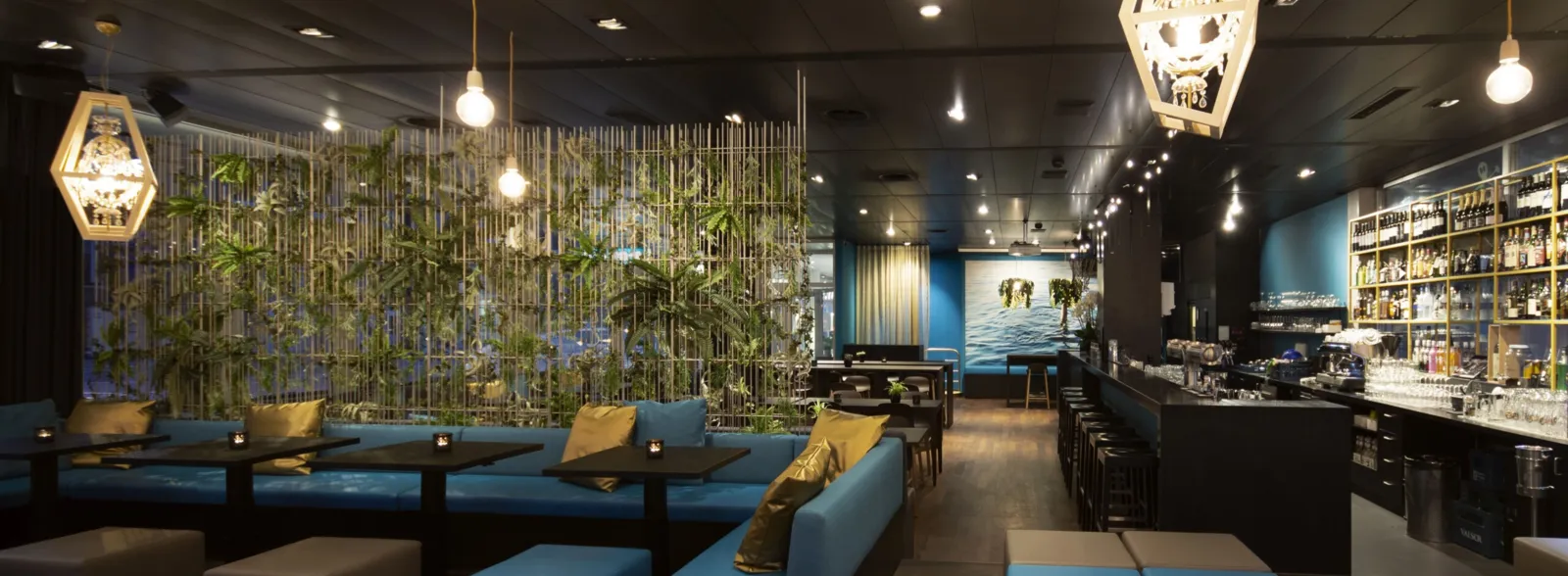 Almodo - Restaurant, Bar & Lounge