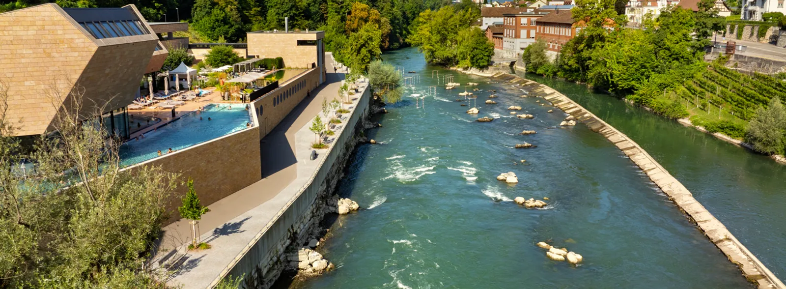 Limmat und Wellness-Therme von oben