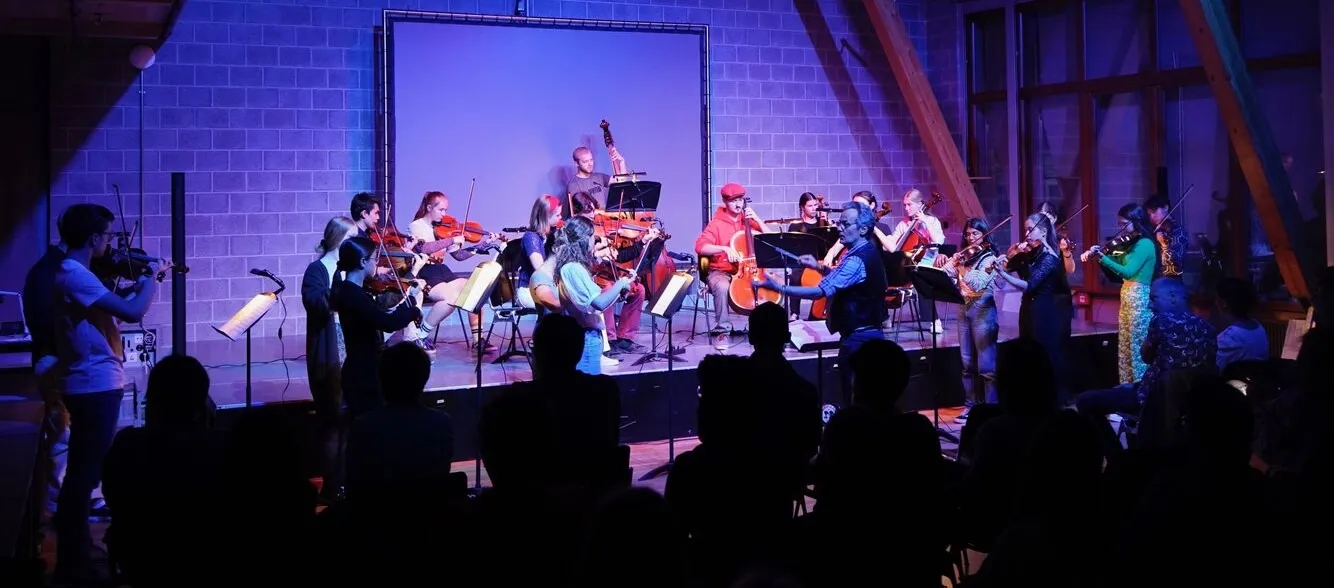 Die Kanti Wettingen lädt ein zur Musiknacht im Dialog mit visueller Kunst.
