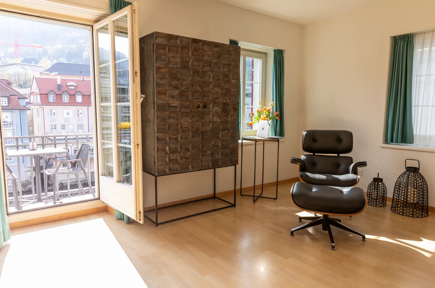 River Residence, Suite