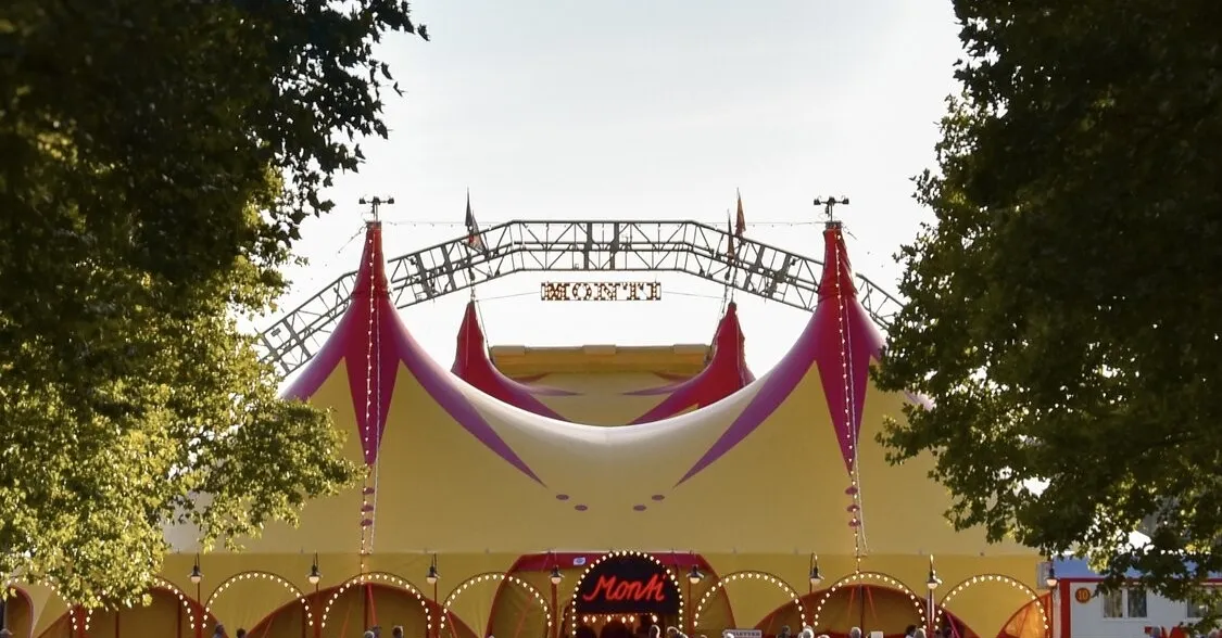 Circus Monti - Poussière d'étoiles