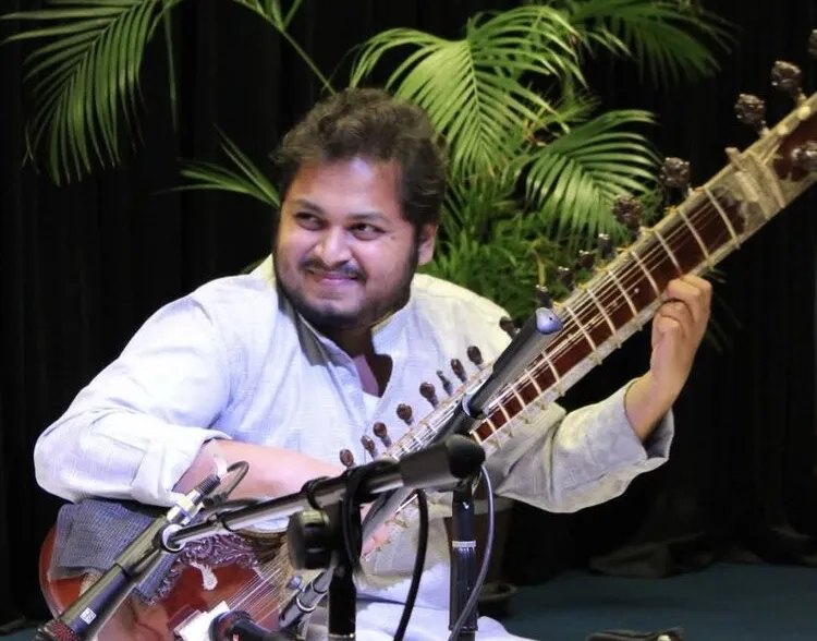 Indisches Vina-Konzert mit Kaustav Majumder