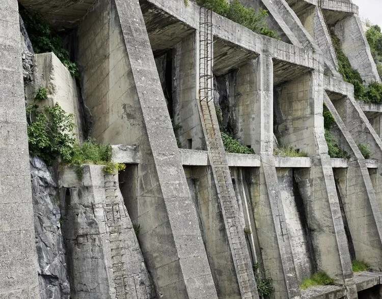 Georg Aerni: Tessuto / Giampaolo Russo: Süd