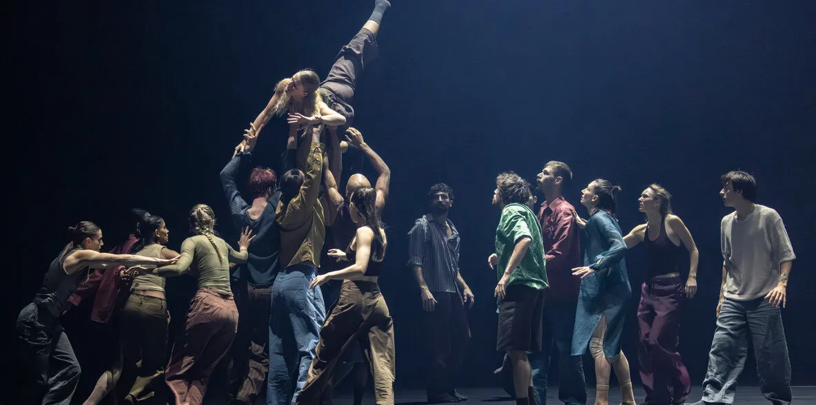 Bewegte Einführung STEPS: GÖTEBORGSOPERANS DANSKOMPANI