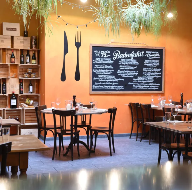 Tuesday to Friday from 11:30 AM to 2:00 PM <br> <br> Online, by phone, or in person reservations are possible
