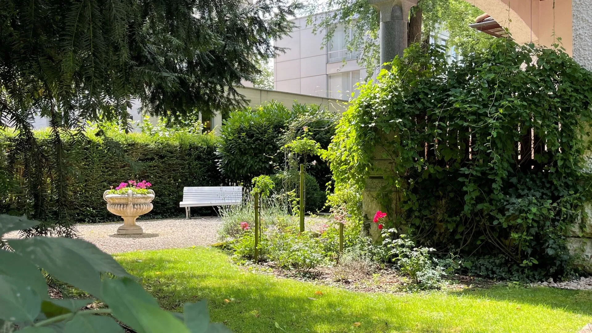 Frau und Familie, Garten