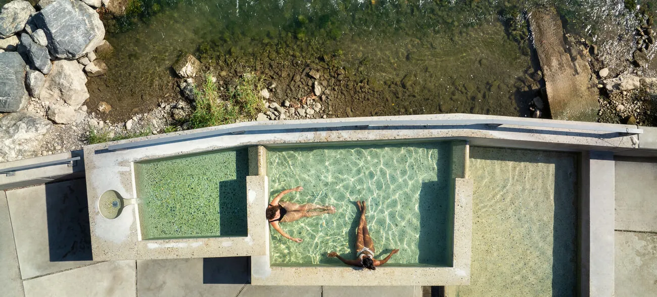 Vogelperspektive der öffentlichen heissen Brunnen in Baden