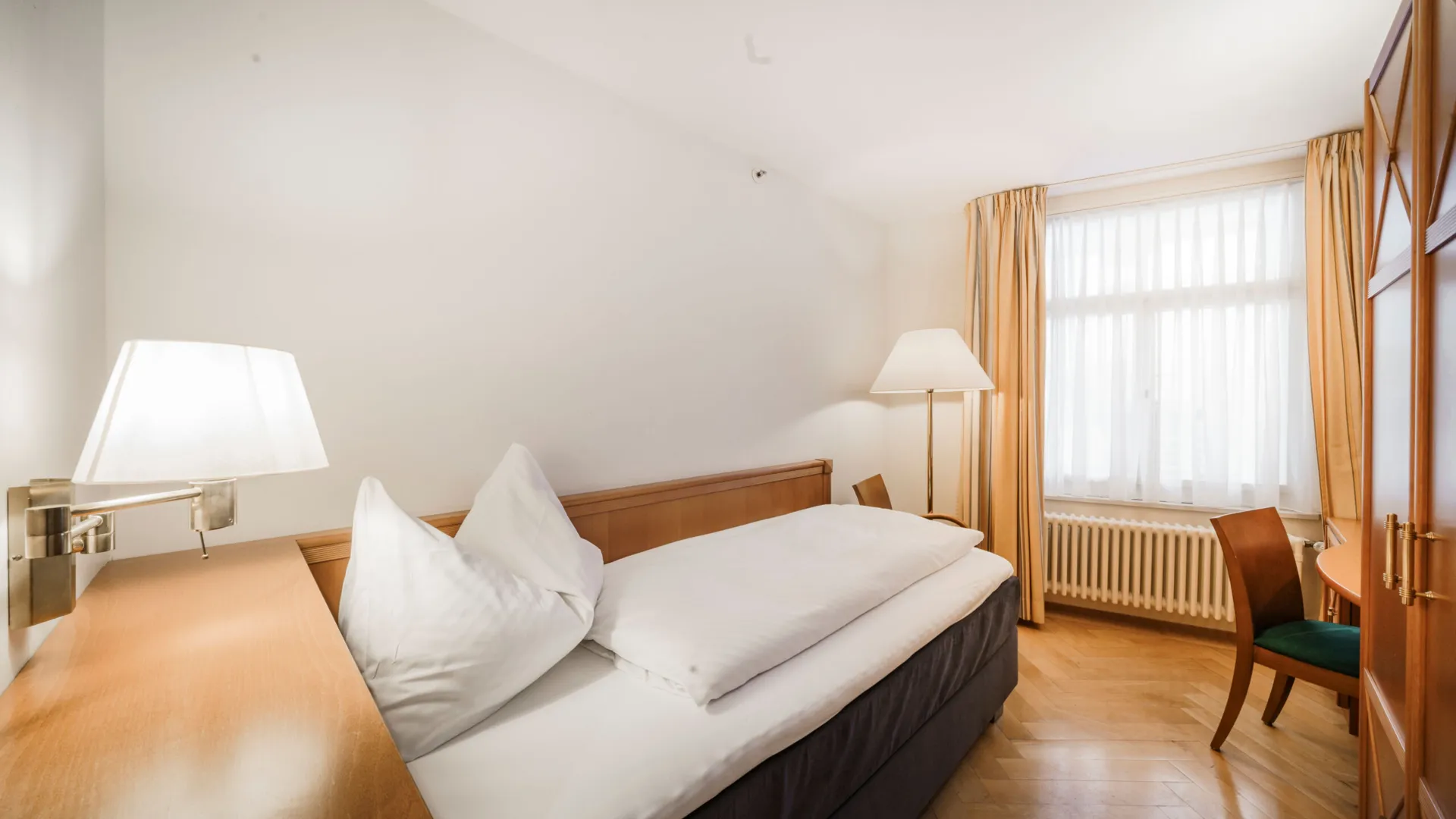 BLUME. Hotel & Restaurant Standard Einzelzimmer