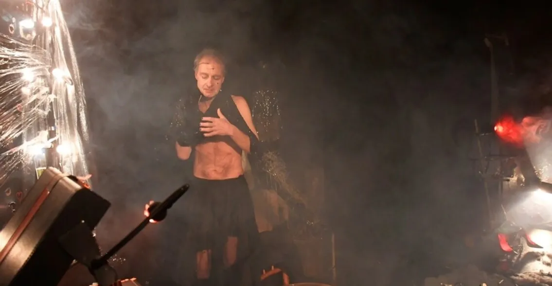 Das Luftschiff – Heimsuchung in Drag