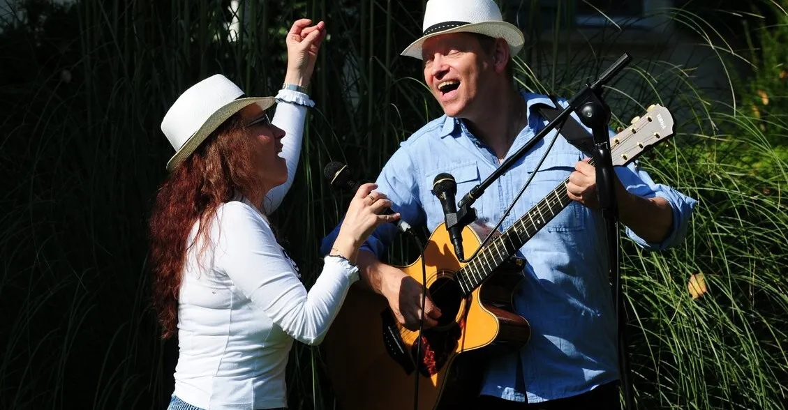 Frühling feiern auf dem Glück-Hof – Liveband, Markt & Genuss
