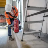 Feuerlöschtraining bei Routil AG: Sicherheit für Ihr Unternehmen