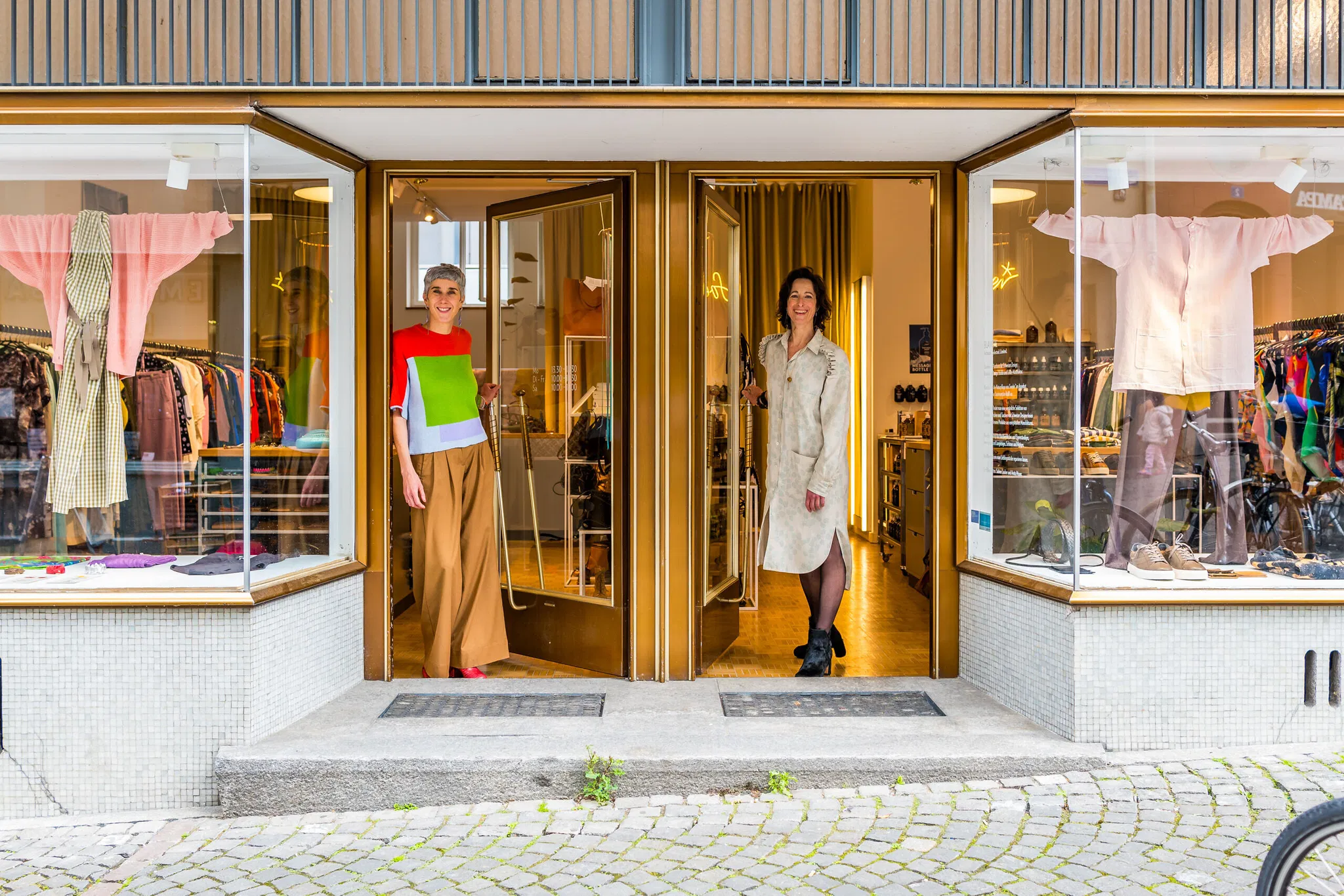 Eigentlich unverwechselbar: Sabine Lauber (links) und Anita Moser (rechts).