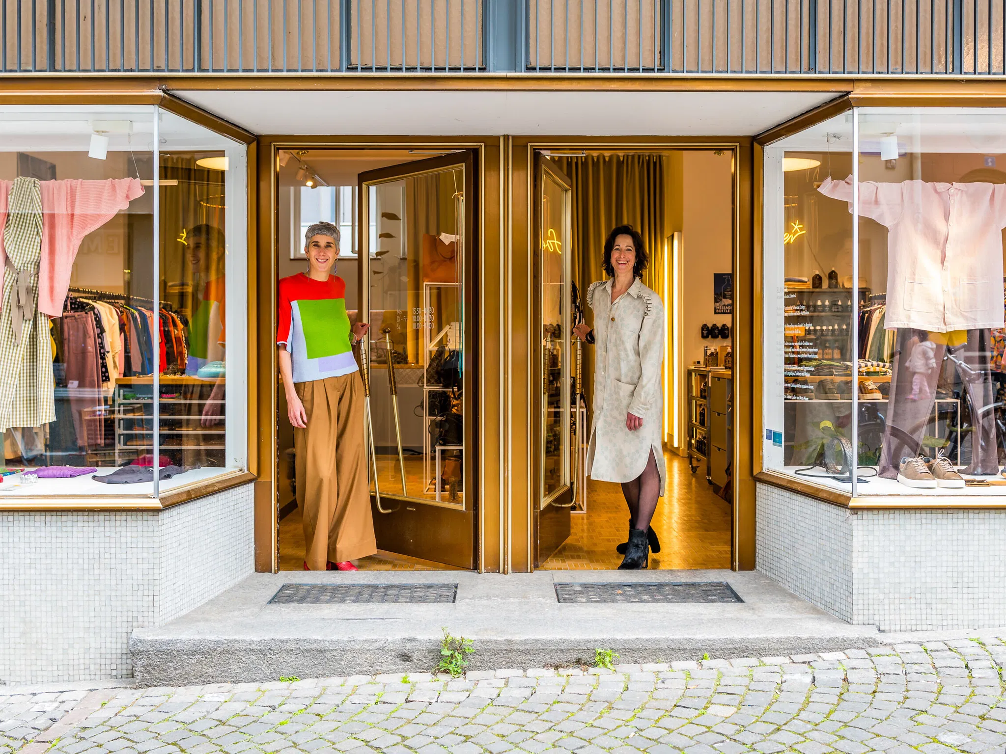 Eigentlich unverwechselbar: Sabine Lauber (links) und Anita Moser (rechts).