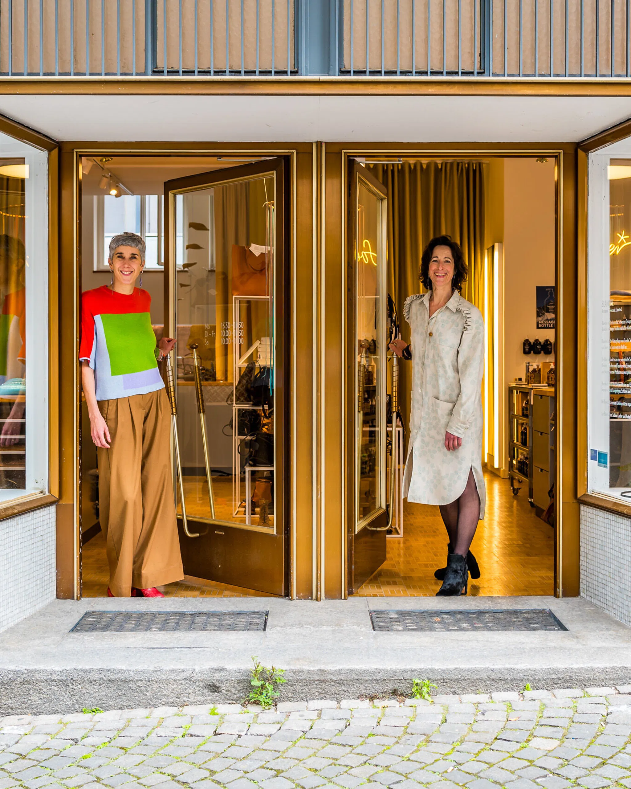 Eigentlich unverwechselbar: Sabine Lauber (links) und Anita Moser (rechts).