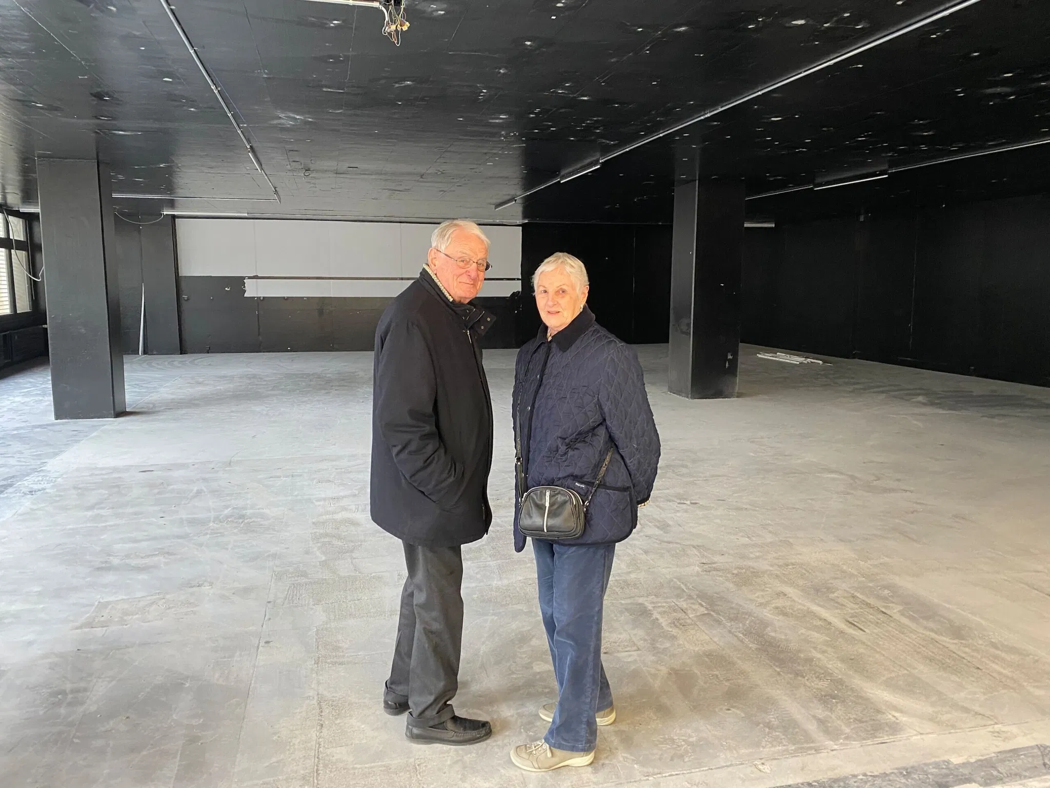 Sibylle Geiger mit ihrem Mann Rocco Piermattei bei der Besichtigung der heutigen KBH.G.