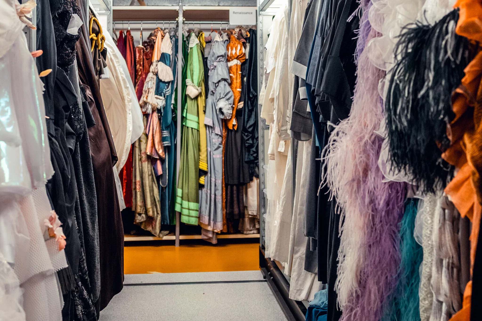 4de95f2eeskb20242404lycm-theaterbaselbackstage1008429webcjanine-wagner.jpeg