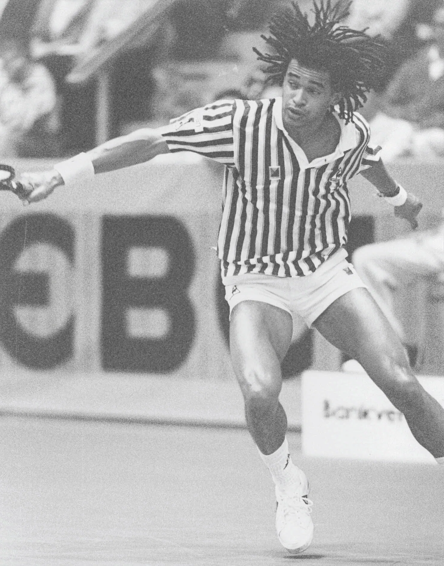 Yannick Noah besiegt Ronald Agenor im ersten ausschliesslich dunkelhäutigen Finale der Tenniswelt (1987).
