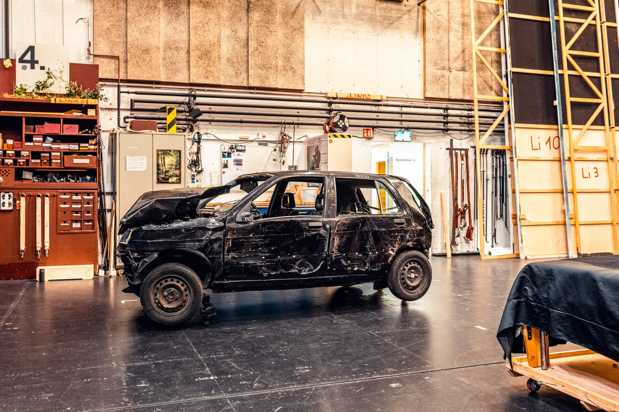 452782873skb20242404lycm-theaterbaselbackstage1008612webcjanine-wagner.jpeg