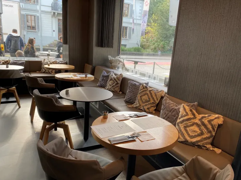 90 Grad Café Bar