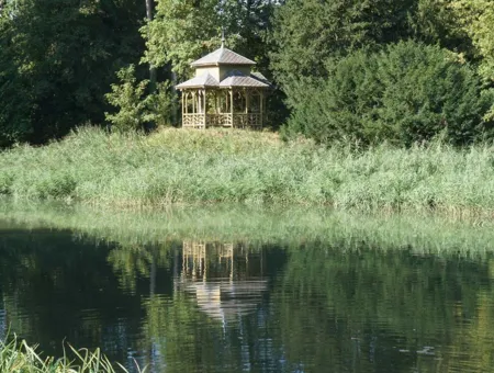 Wanderung entlang der Aare zum Bally Park