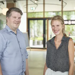 Jonas Hugi, Leiter BSB Gastroservice und Nicole Brönnimann-Kaupp, Betriebsleiterin Bio Bistro BaseLink