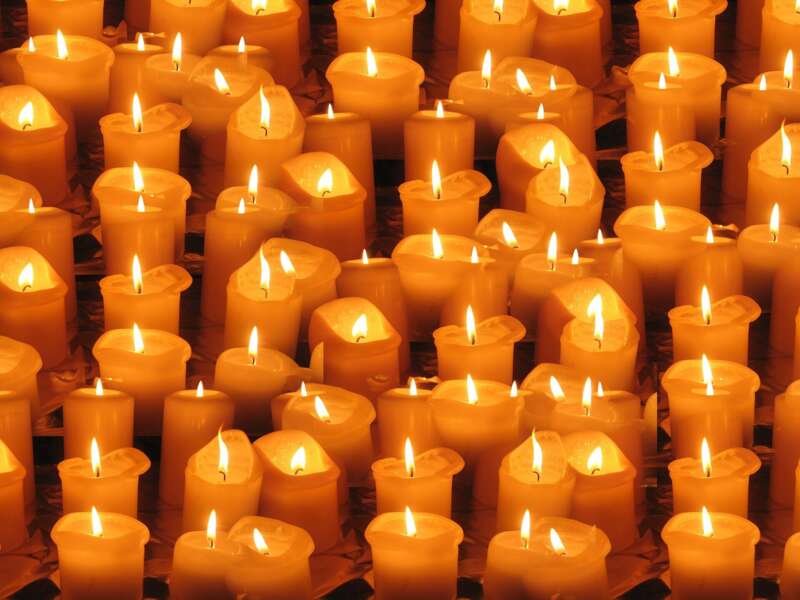 Anbetung begleitet von Gesängen aus Taizé