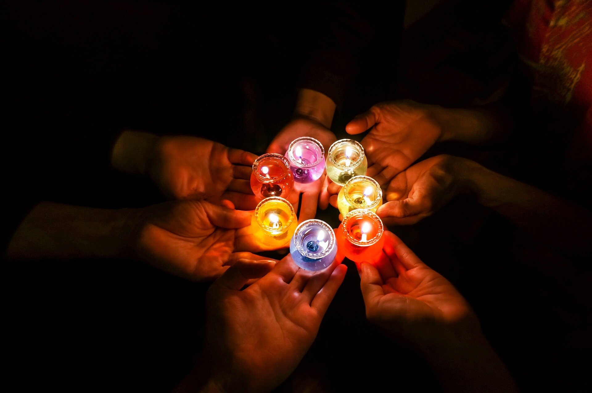 Kinder und Jugendliche: Basteln für die Lichtfeier