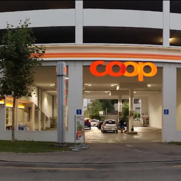Coop Pronto Shop mit Tankstelle Allschwil