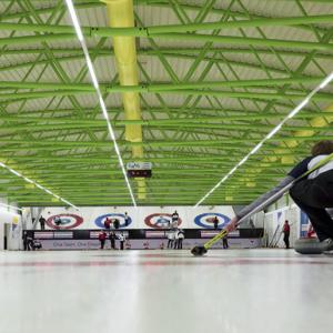 Curling-Sport in der Curling Halle des CC Aarau
