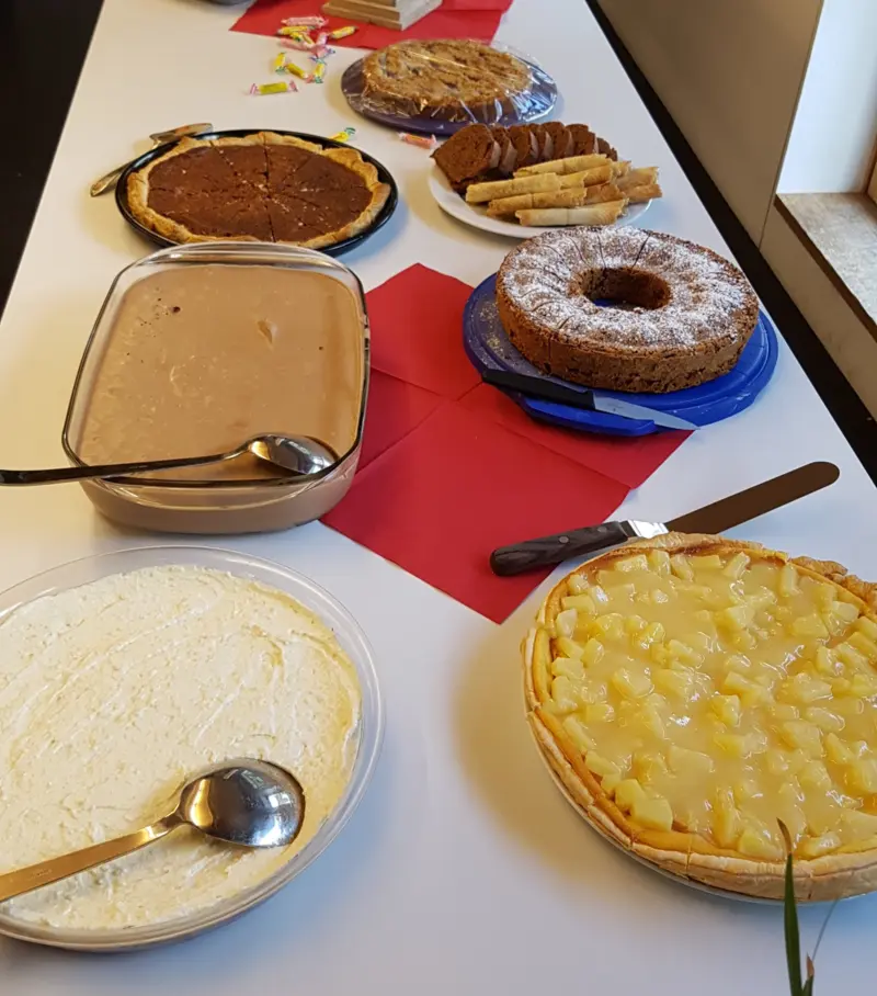 Dessert und offener Kirchturm