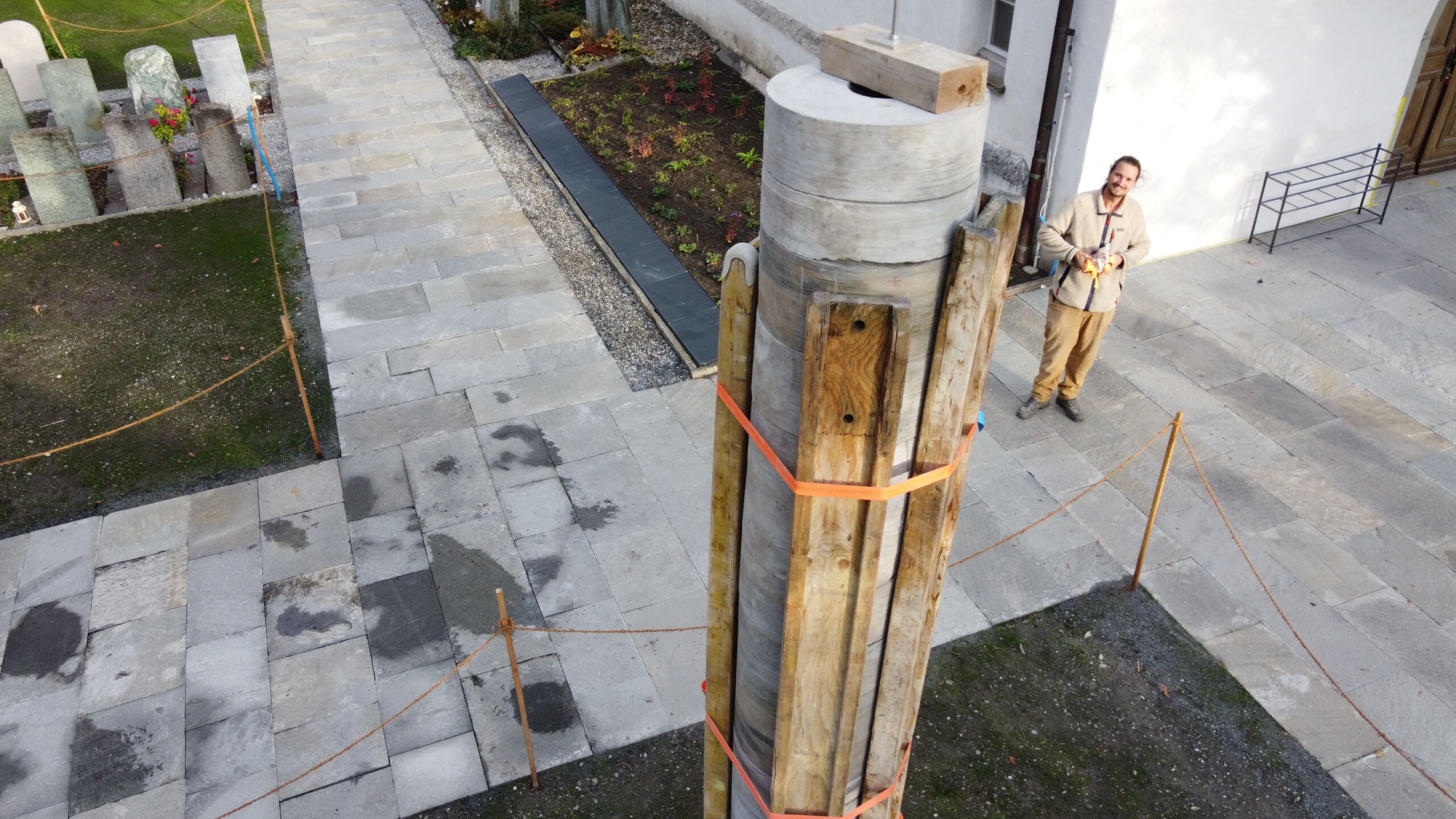 Führung Kunst am Bau: Sedimentation von Mirko Baselgia