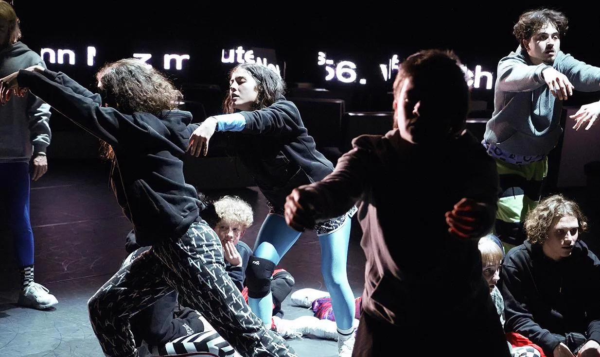 «born to shine», das neue Stück vom jungen theater basel, wird in der Kaserne aufgeführt.