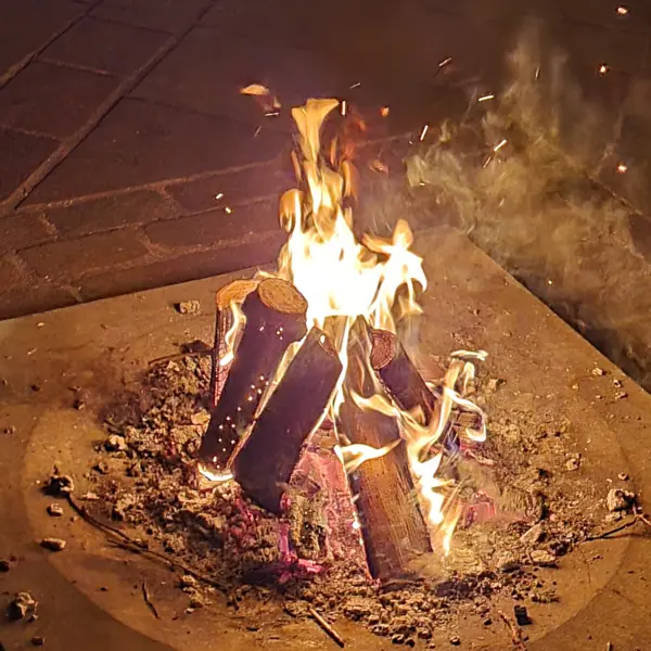 Wort und Musik zu "Feuer und Flamme": Texte von Ruth Näf Bernhard und Musik von Stefano Lai, Margrit Schenker und Annkatrin Bryner
