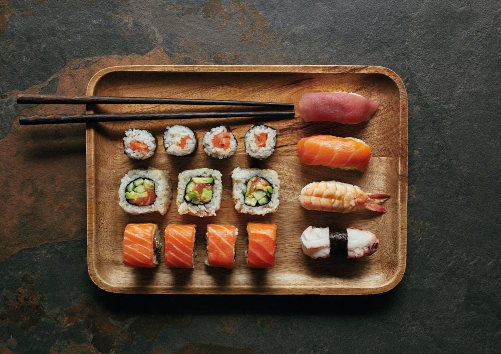 Sushi, Thai Curry oder Poke Bowl? Die frische Noohn-Küche kannst du als Take Away vorbestellen oder kommt direkt zu dir nach Hause per Home-Delivery!